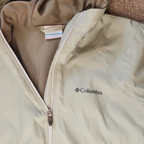 Columbia Women's Hooded Jacket - Picture 6 of 8